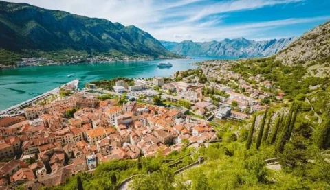 The Spanish El Pais about Montenegro: The charms of a small country that has it all, and is still affordable